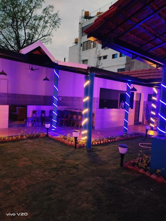 M G Residency Hotel Chikmagalūr Exterior foto