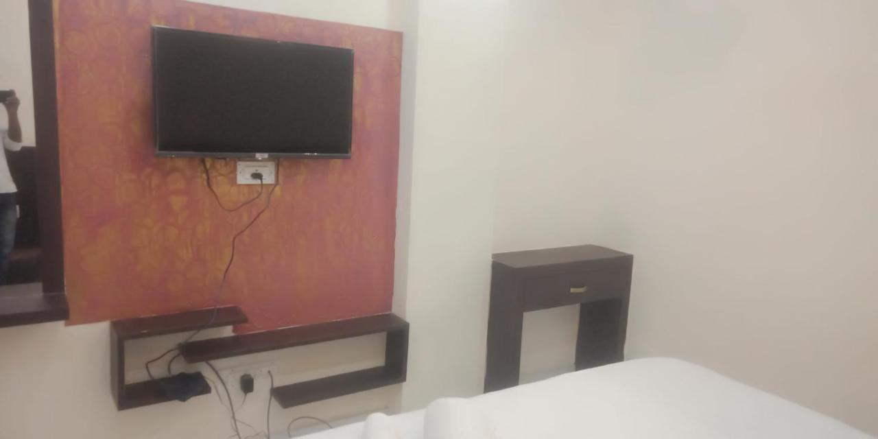 M G Residency Hotel Chikmagalūr Exterior foto