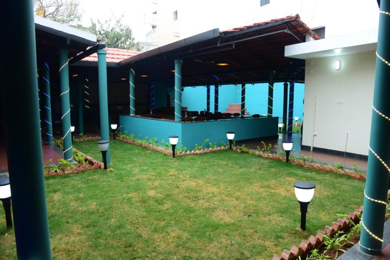 M G Residency Hotel Chikmagalūr Exterior foto