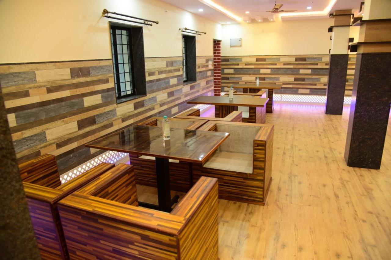 M G Residency Hotel Chikmagalūr Exterior foto