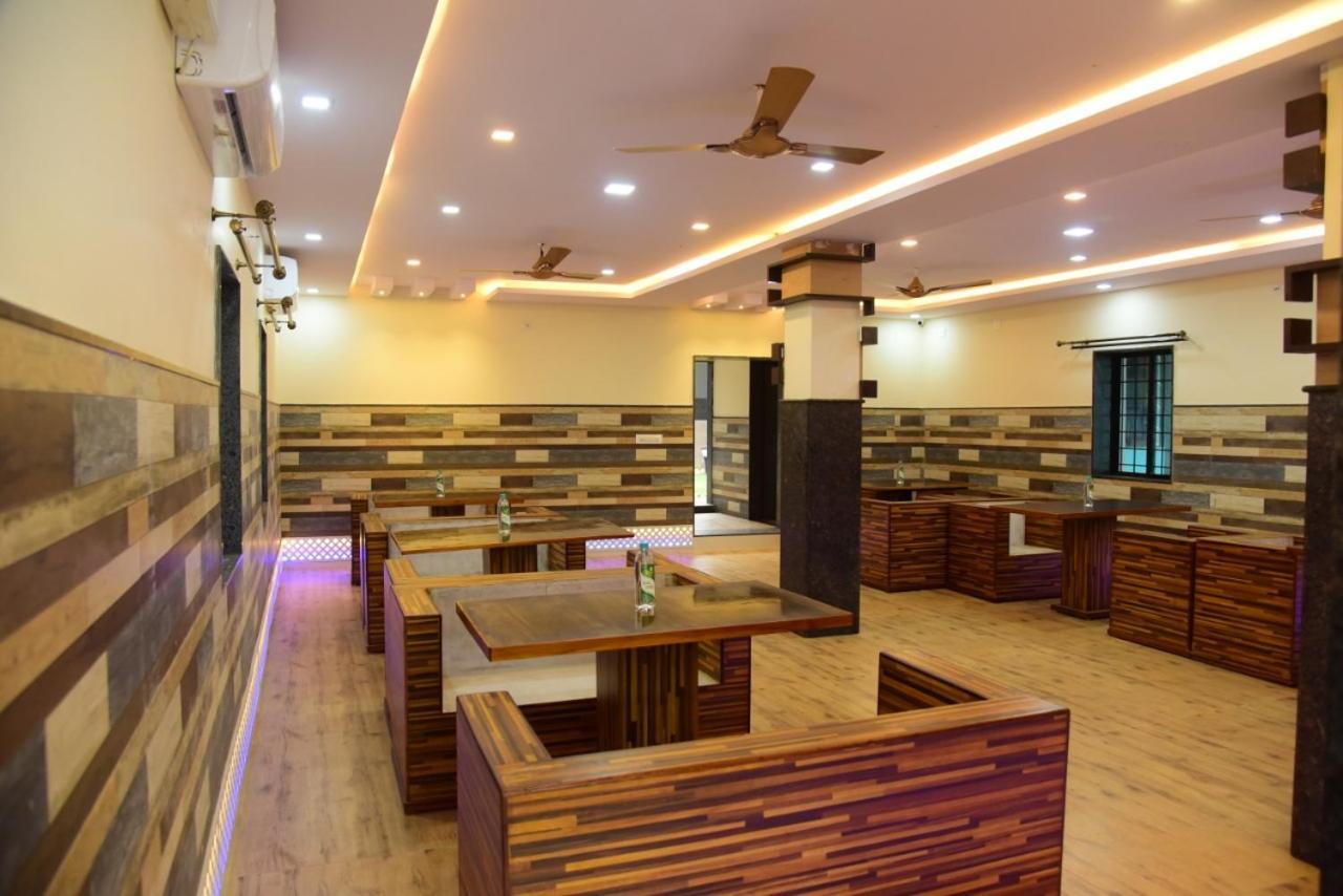 M G Residency Hotel Chikmagalūr Exterior foto